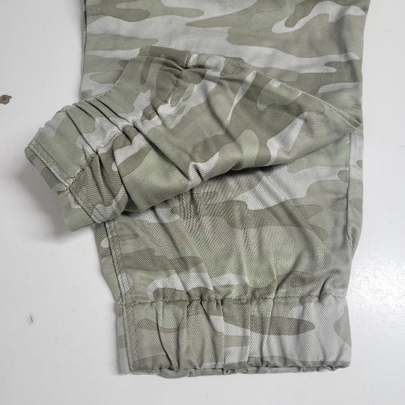 New! Skinnygirl Mid-Rise Cheryl Jogger Pants Camo - Picture 8 of 8